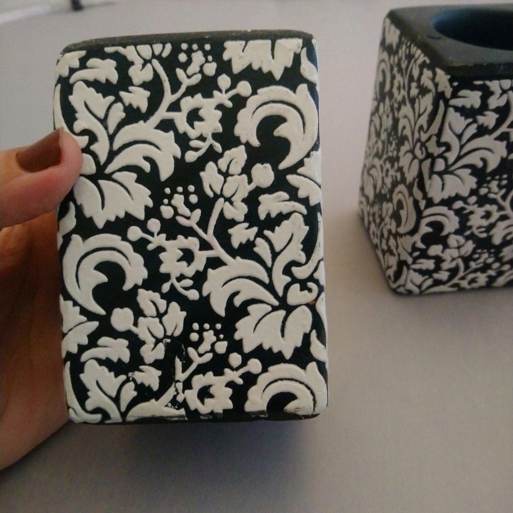 Vintage Black & White Floral Damask Resin Cube Tea Light Holders (Set of 3) - Picture 8 of 12